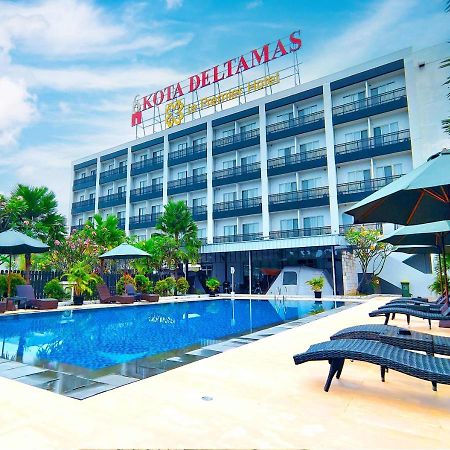 Le Premier Hotel Deltamas Cikarang Exterior photo